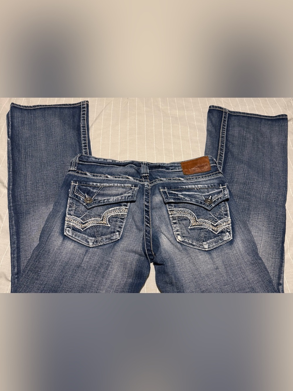 Big Star Women's Faded low rise Jeans with Embroidered Back Pockets Size 30L